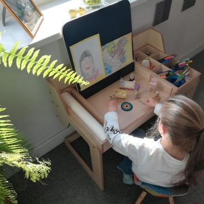 Conjunto de Mesa e Cadeira ajustável Luula