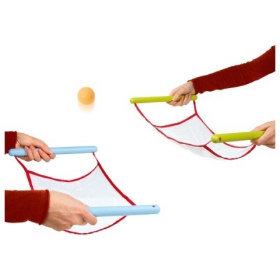 Jogo de lançar e apanhar a bola