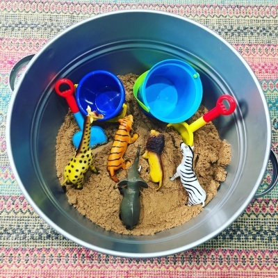 Metal Creative Cans and Tubs