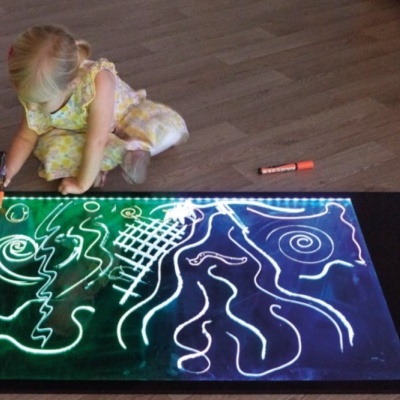 Quadro Gigante Iluminado para Desenho e Criação TTS