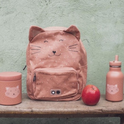 Conjunto de mochila, lancheira e garrafa térmica cor de rosa com estampa de rosto de gato e orelhas em relevo