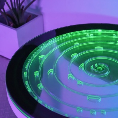 Mesa de Bolhas com Labirinto Sensorial