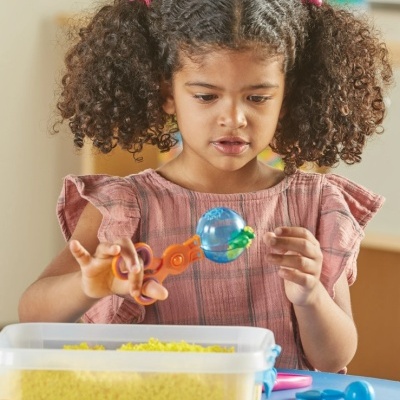 Conjunto de Ferramentas de Motricidade Fina Helping Hands ? Sala de Aula Conjunto de Ferramentas de Motricidade Fina Helping Hands ? Sala de Aula