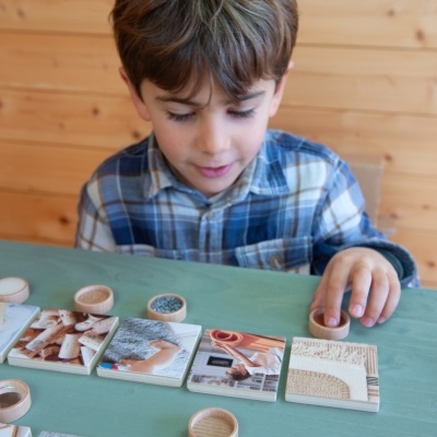 Jogo tátil de associação com imagens reais Jogo tátil de associação com imagens reais