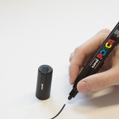 Marcador Permanente Uni Posca PC-5M