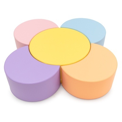 Mesa Flor com 4 Banquinhos Pe?tala