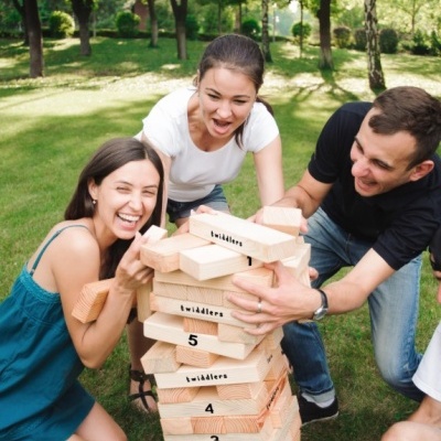 Torre de Madeira Gigante_ Jenga