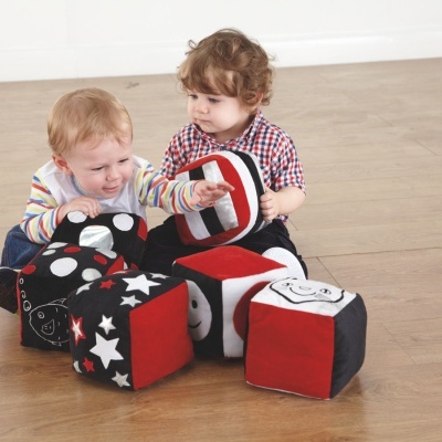 Cubos de Atividades Sensoriais