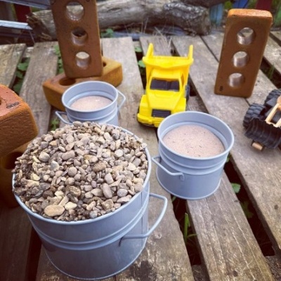 Metal Creative Cans and Tubs