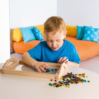 Bandeja com fundo transparente