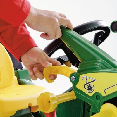 Tractor John Deere Com Pá Carregadora e Rodas Pneumáticas Tractor John Deere Com Pá Carregadora e Rodas Pneumáticas
