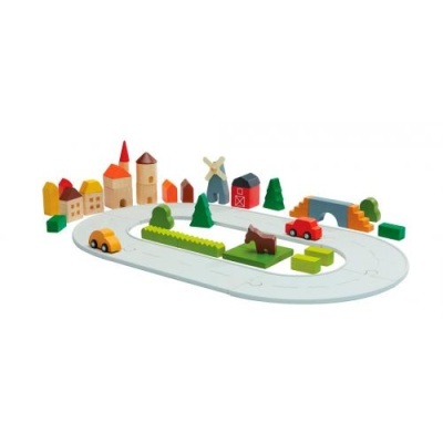 Conjunto de brinquedo de madeira com estrada, edifícios, carros, árvores e animais