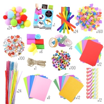 Kit de artesanato com vários acessórios coloridos organizados em várias fileiras