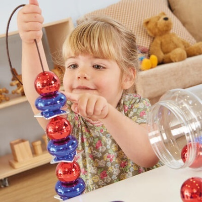 Set de Enfiar Formas Metálicas