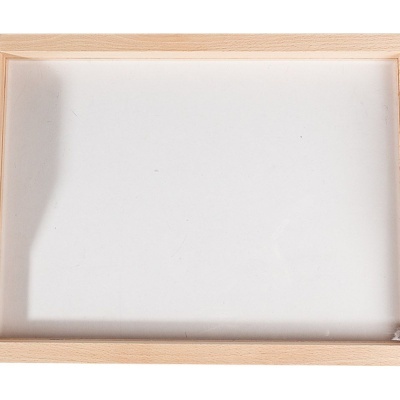 Bandeja com fundo transparente