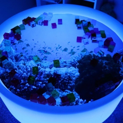 Mesa Sensorial de Exploração Luminosa