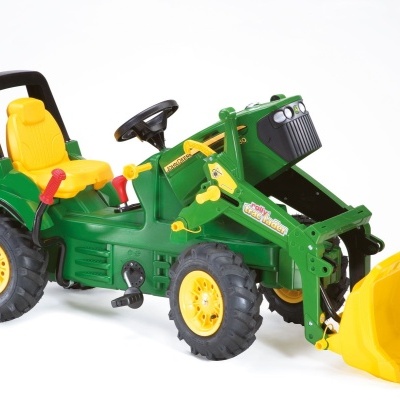 Tractor John Deere Com Pá Carregadora e Rodas Pneumáticas Tractor John Deere Com Pá Carregadora e Rodas Pneumáticas