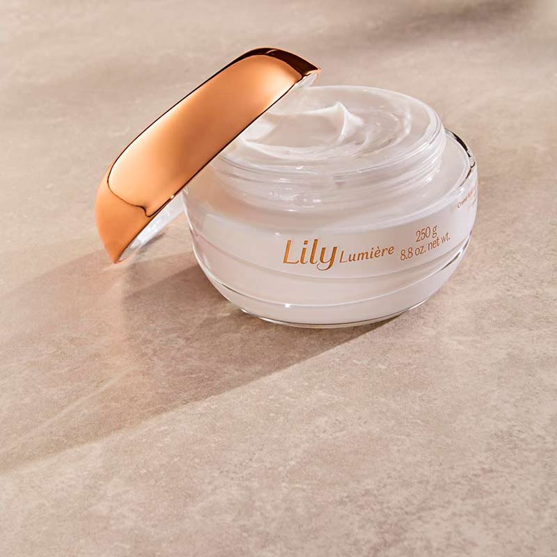 Lily Lumière Creme Hidratante Acetinado 250g Lily Lumière Creme Hidratante Acetinado 250g