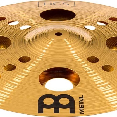 Prato de bateria dourado com orifícios redondos e texto MEINL HCS.