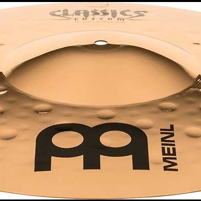 Prato de bateria MEINL bronze martelado com logótipo preto