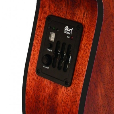 Guitarra acústica de madeira castanha com painel eletrônico preto Cort CE304T