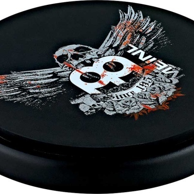 Disco voador preto com caveira e asas estampadas no centro