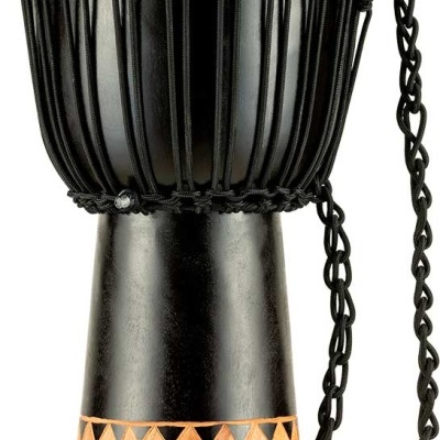 Tambor djembe preto com padrões geométricos laranja e cordas pretas
