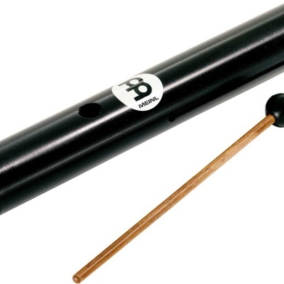 instrumento musical tubular preto com malhete