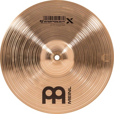 Prato de bateria Meinl Generation X em latão brilhante com texto e logotipos em preto