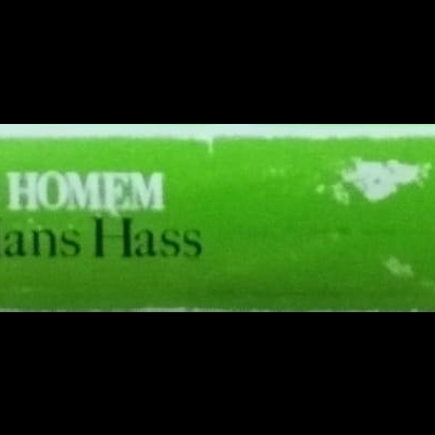 Lombada verde de livro com título O HOMEM de Hans Hass