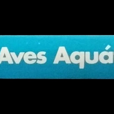 Lombada de livro azul e branca com o texto Aves Aquáticas.