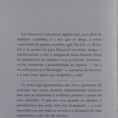 Página de livro em português com texto sobre Emerson, Montaigne e fotografias, assinada por Silvina Rodrigues Lopes.