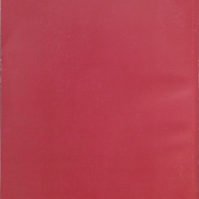 Capa rígida vermelha com logos e texto na parte inferior