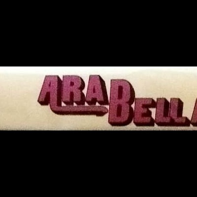 Lombada de livro branco com título e autor em letras coloridas