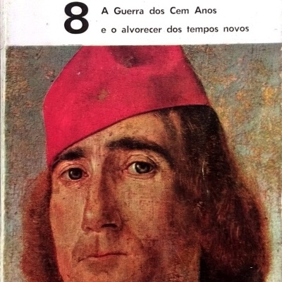Capa de livro História Universal com retrato de homem de gorro vermelho