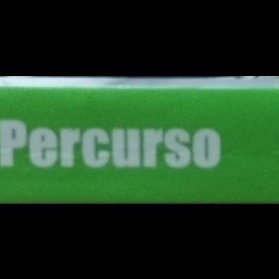 Lombada verde de livro com texto em branco, azul e vermelho.