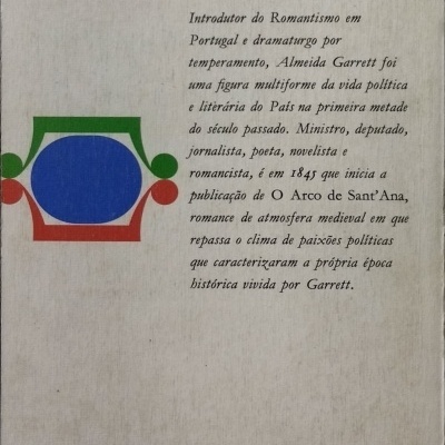 Capa de livro com texto em português e símbolo geométrico colorido