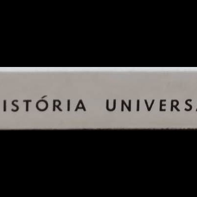 Lombada de livro branco com texto 'HISTÓRIA UNIVERSAL' e 'CARL GRIMBERG'