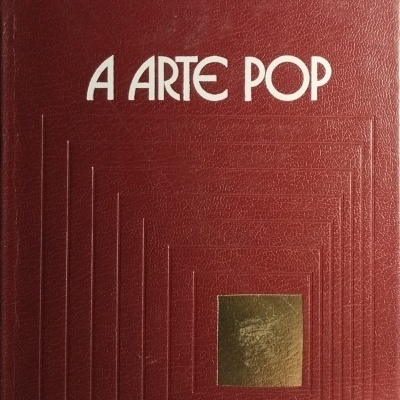 Capa de livro vermelha com título A ARTE POP e quadrado dourado