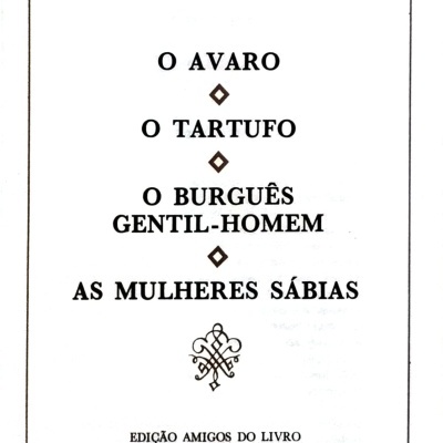 Capa de livro branca decorada com textos e ornamentos castanhos e pretos