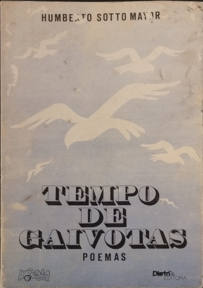 Capa de livro azul com gaivotas e texto do título e autor