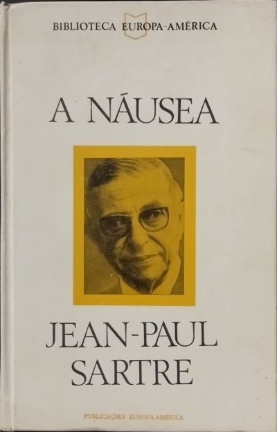 Capa de livro branco com título A NÁUSEA de Jean-Paul Sartre com foto do autor