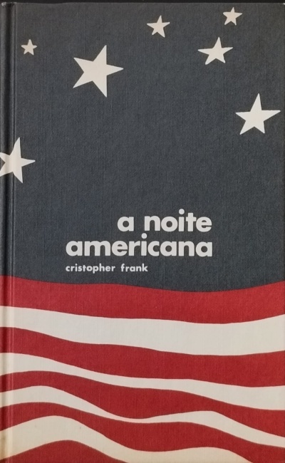 Capa de livro com estrelas e riscas, título a noite americana e autor cristopher frank