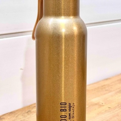 Garrafa térmica "dourada" em inox (530 ml)