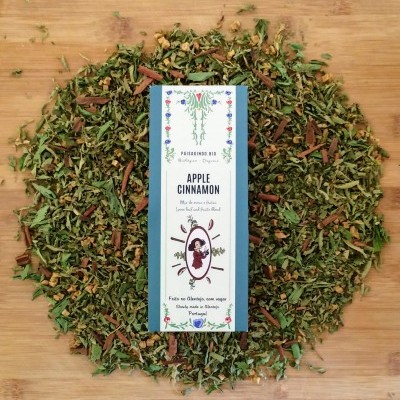 Lúcia in the Cinnamon with Apples (Apple & Cinnamon)