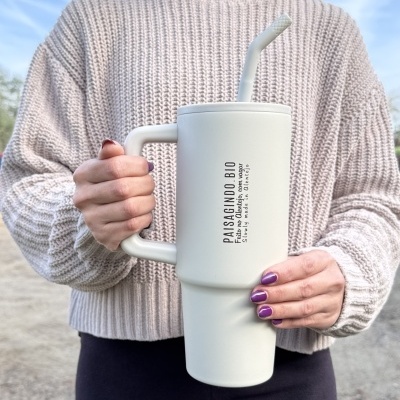 https://www.paisagindobio.pt/product/caneca-termica-paisagindo-bio-900-ml-or-hidratacao-com-estilo-e-sustentabilidade