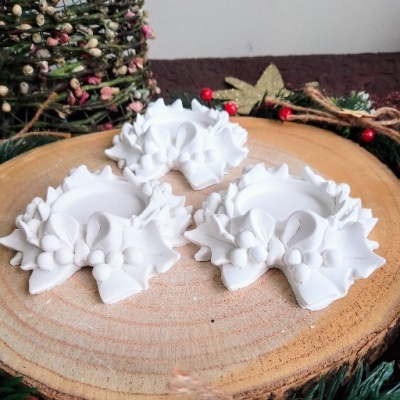 Porta-velas em gesso/pó cerâmico - azevinhos