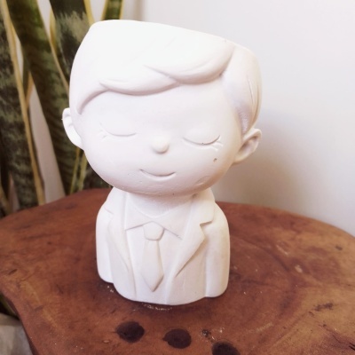 Vaso Menino em Gesso Perfumado/Pó Ceramico