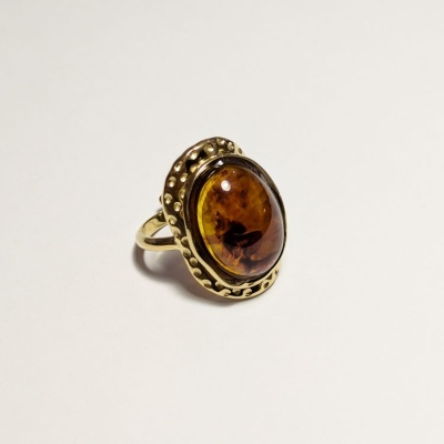 Anel oval pedra castanha