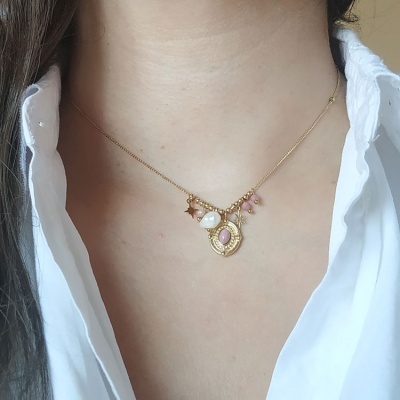 Colar em Aço com várias Medalhas